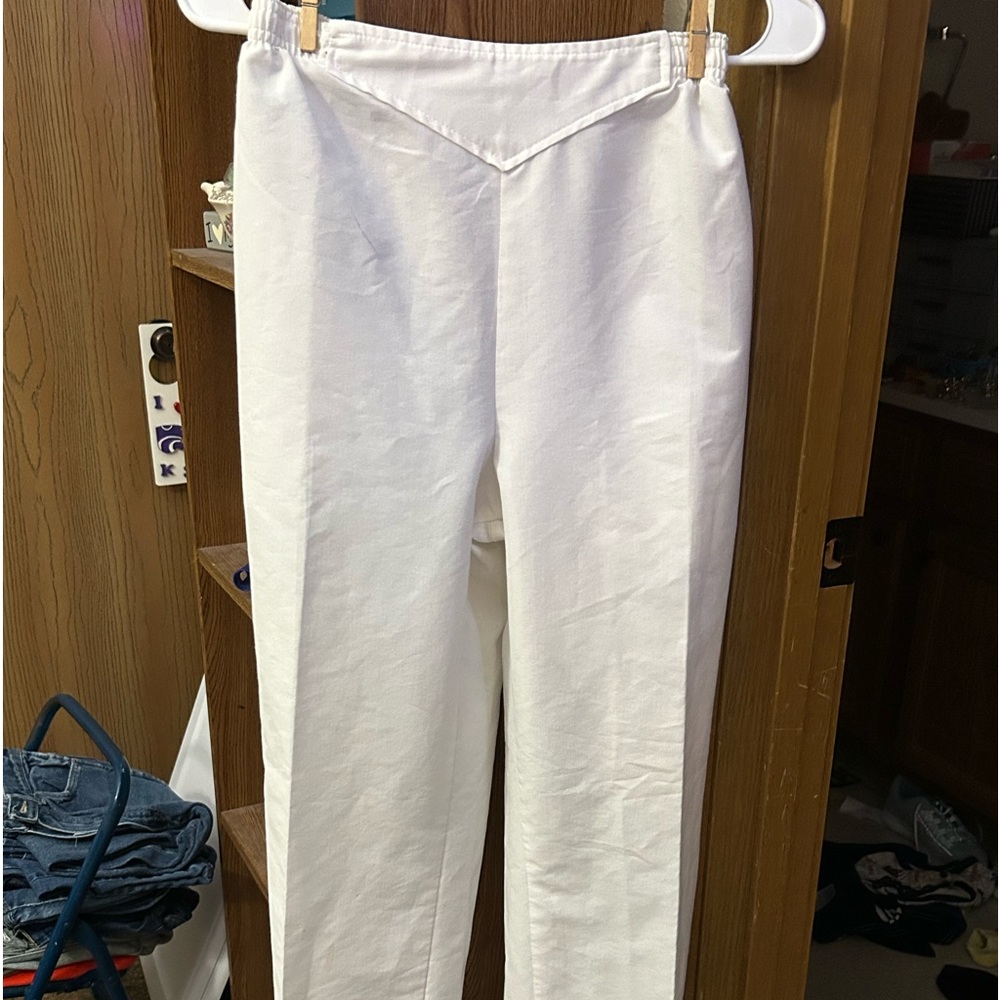 Women’s vintage dress pants White. Never worn. Elastic waist in back.